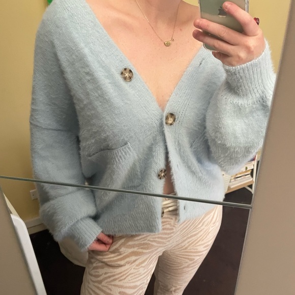 Mixture of jumpers & jackets! PE Nation, Gorman, Lorna Jane, Mango etc 🤍 - Picture 10 of 12